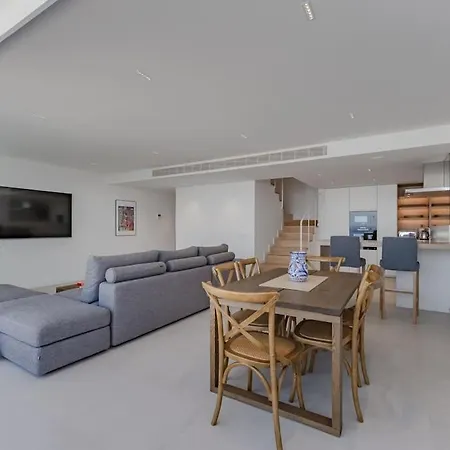 Aquasuites Luxury Duplex B08