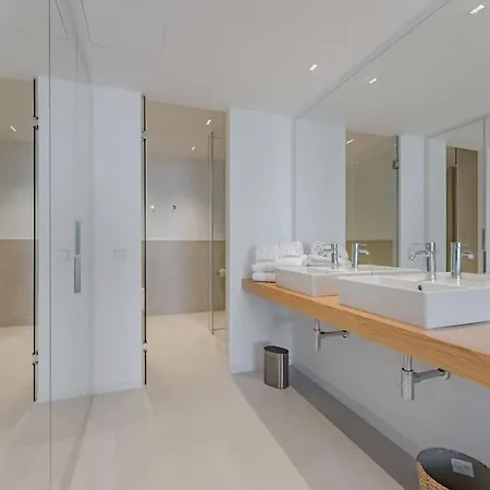 Aquasuites Luxury Duplex B08 Apartment *